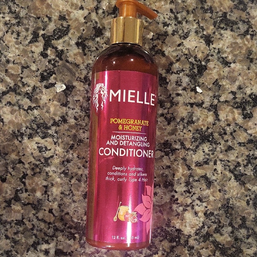 MIele Moisturizing and detangling Pomegranate & Honey Conditioner new 12 fl oz
